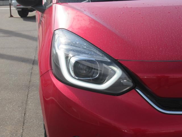 フィット e:HEVリュクス 4WD HondaSENSING 純正ナビ インターナビ対応 純正16インチアルミホイール 障害物センサー リアカメラ LEDヘッドライト Bluetooth接続 CD/DVD再生 ETC(22枚目)