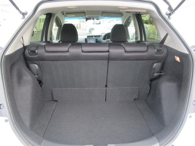 フィット 13G・Fコンフォートエディション 4WD HondaSENSING ドラレコ前後 社外ナビ フルセグTV Bluetooth接続 レーンアシスト LEDヘッドライト 社外15インチアルミホイール シートヒーター ETC車載器(12枚目)