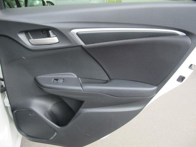 フィット 13G・Fコンフォートエディション 4WD HondaSENSING ドラレコ前後 社外ナビ フルセグTV Bluetooth接続 レーンアシスト LEDヘッドライト 社外15インチアルミホイール シートヒーター ETC車載器(31枚目)