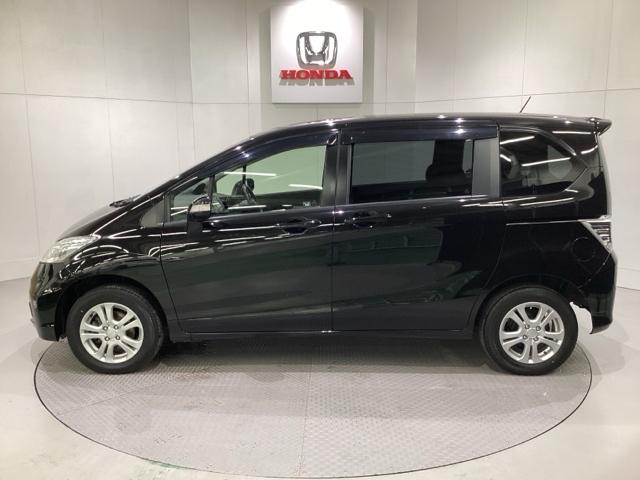 フリード Ｇジャストセレクション　光触媒抗菌消臭施工済（2枚目）