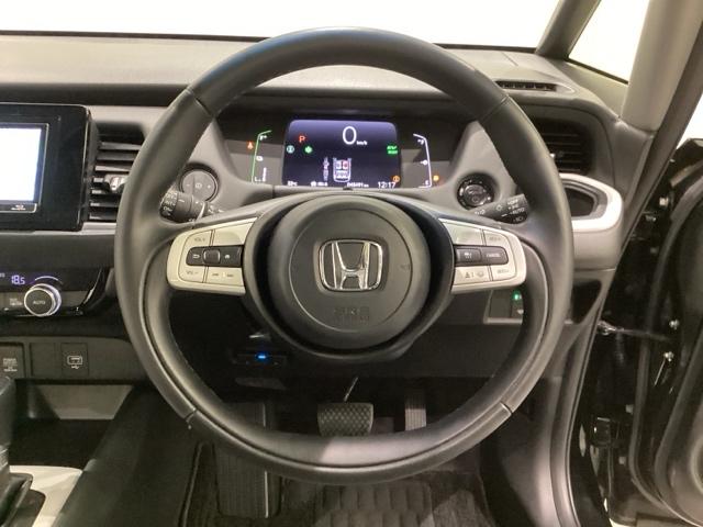 フィット ｅ：ＨＥＶホーム　光触媒抗菌消臭施工済（8枚目）