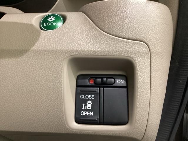 N-BOX G・Lパッケージ いまコレ+新品・フロアカーペットマット付 光触媒抗菌消臭施工済(15枚目)