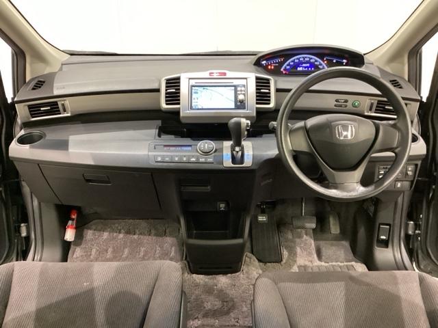 フリード Ｇジャストセレクション　光触媒抗菌消臭施工済（5枚目）