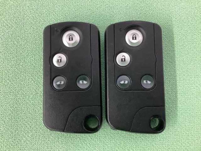 ステップワゴンスパーダ Ｚクールスピリット　光触媒抗菌消臭施工済（12枚目）