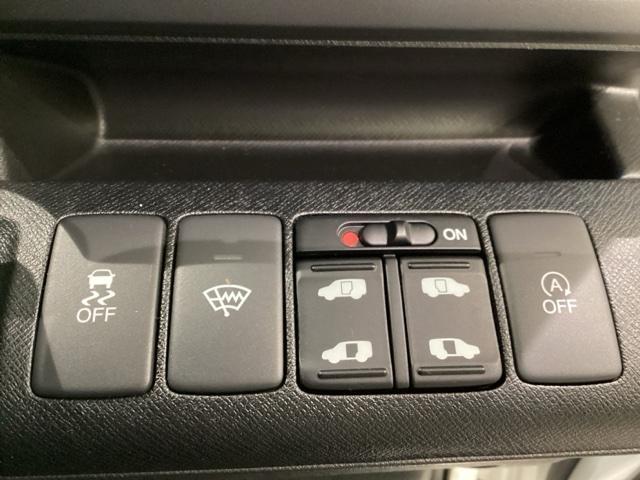 ステップワゴンスパーダ Ｚクールスピリット　光触媒抗菌消臭施工済（13枚目）