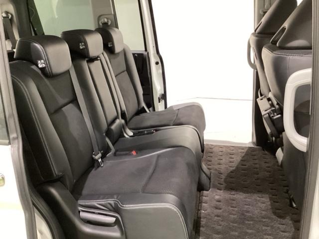 ステップワゴンスパーダ Ｚクールスピリット　光触媒抗菌消臭施工済（17枚目）