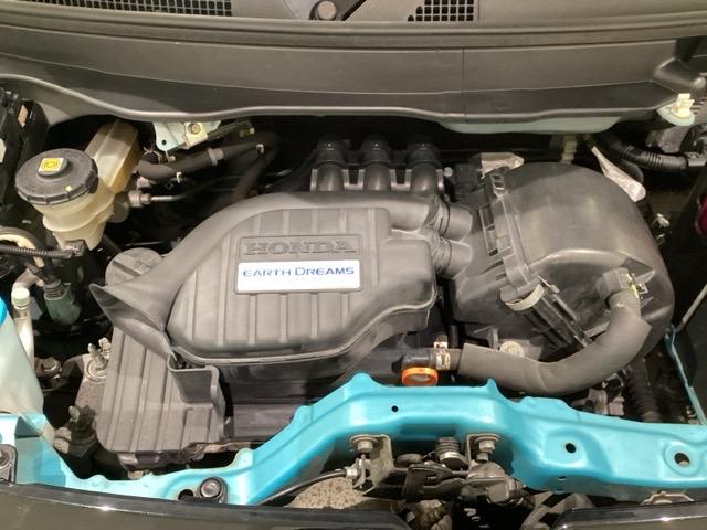 ホンダスタッフがしっかり整備して保証付きにてお渡し致します。エンジンルーム＆室内ルームともにクリーニング済みで清潔です。快適なドライブをお楽しみください。