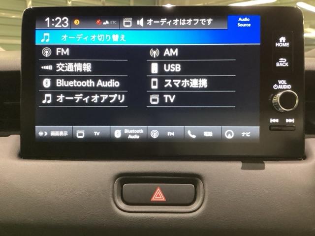 多機能と操作のしやすさを両立した、ＨｏｎｄａＣＯＮＮＥＣＴ対応のナビディスプレーです。ＥＴＣ２．０車載器もナビゲーション連動し、スマートフォン用Ｂｌｕｅｔｏｏｔｈユニット付きです。