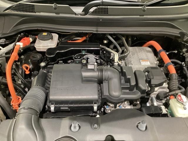 ホンダスタッフがしっかり整備して保証付きにてお渡し致します。エンジンルーム＆室内ルームともにクリーニング済みで清潔です。快適なドライブをお楽しみください。