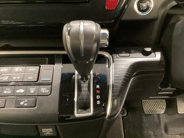 ステップワゴンスパーダ スパーダ・クールスピリット　光触媒抗菌消臭施工済（8枚目）