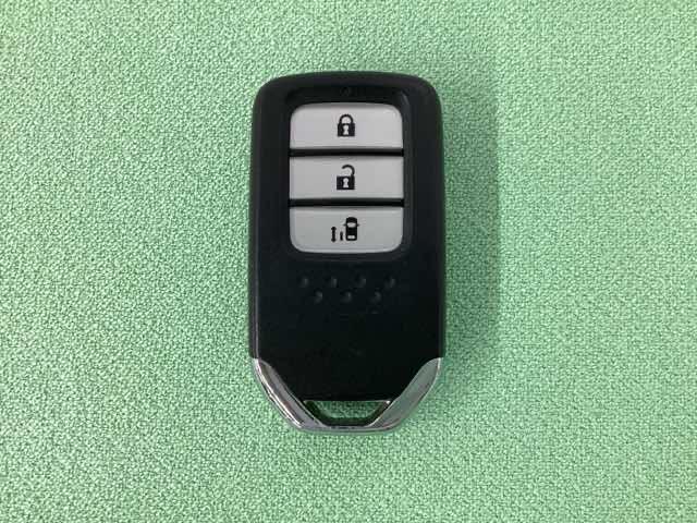 ステップワゴンスパーダ スパーダ・クールスピリット　光触媒抗菌消臭施工済（12枚目）