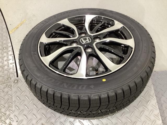 当社にてデモ走行時に装着していたワンシーズン使用の中古スタットレスタイヤ＋ホイール４本セットを用意致しました。（２０２４年製、タイヤ＋ホイールは現状渡し、保証対象外です）