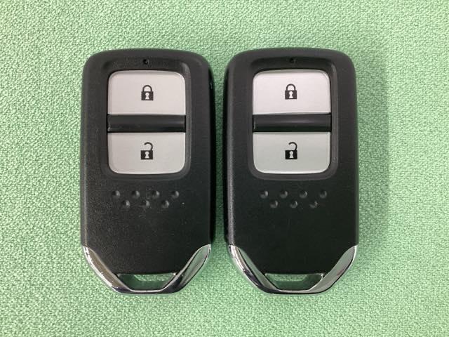 フィット １３Ｇ・Ｆパッケージファインエディション　光触媒抗菌消臭施工済（12枚目）