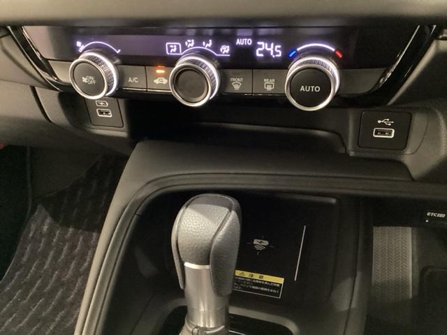 ヴェゼル ｅ：ＨＥＶＸ　いまコレ＋新品・フロアカーペットマット付　光触媒抗菌消臭施工済（12枚目）