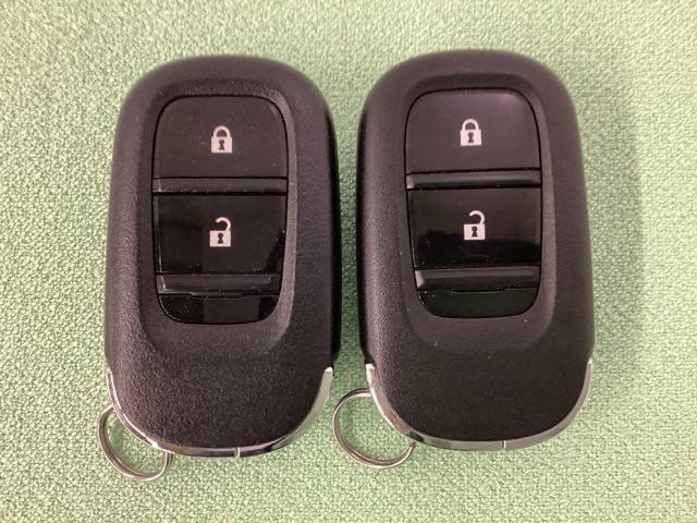 ヴェゼル ｅ：ＨＥＶＸ　いまコレ＋新品・フロアカーペットマット付　光触媒抗菌消臭施工済（18枚目）