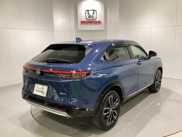 ヴェゼル ｅ：ＨＥＶＺ　中古スタッドレスタイヤ、純正ナビディスプレー、ドライブレコーダー前後装着＋ＥＴＣ付　当社デモカー（5枚目）