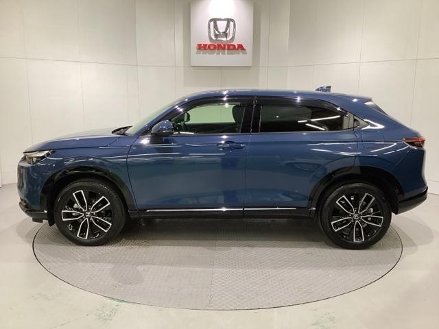 ヴェゼル ｅ：ＨＥＶＺ　中古スタッドレスタイヤ、純正ナビディスプレー、ドライブレコーダー前後装着＋ＥＴＣ付　当社デモカー（6枚目）