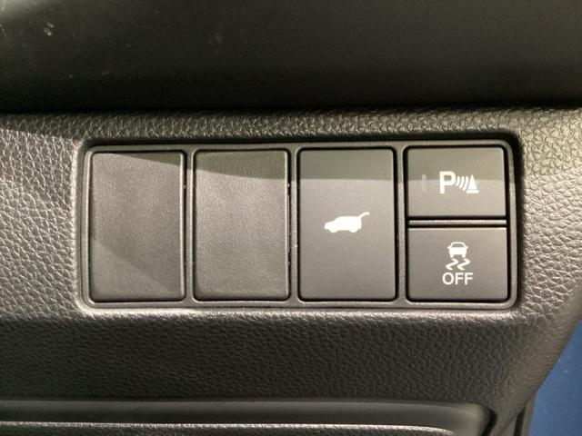 ヴェゼル ｅ：ＨＥＶＺ　中古スタッドレスタイヤ、純正ナビディスプレー、ドライブレコーダー前後装着＋ＥＴＣ付　当社デモカー（18枚目）