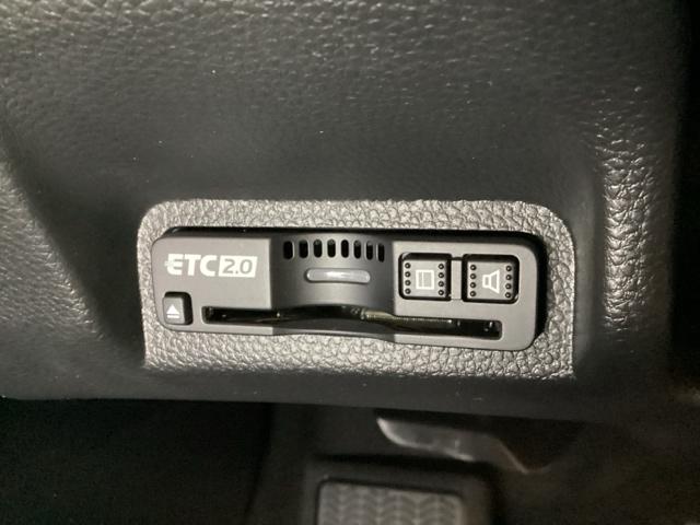 ヴェゼル ｅ：ＨＥＶＺ　中古スタッドレスタイヤ、純正ナビディスプレー、ドライブレコーダー前後装着＋ＥＴＣ付　当社デモカー（19枚目）