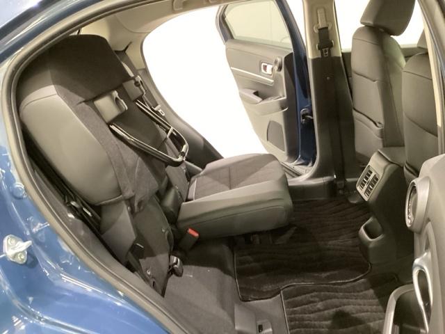 ヴェゼル ｅ：ＨＥＶＺ　中古スタッドレスタイヤ、純正ナビディスプレー、ドライブレコーダー前後装着＋ＥＴＣ付　当社デモカー（24枚目）