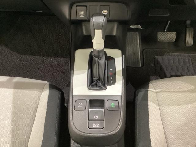 フィット ベーシック　光触媒抗菌消臭施工済（9枚目）