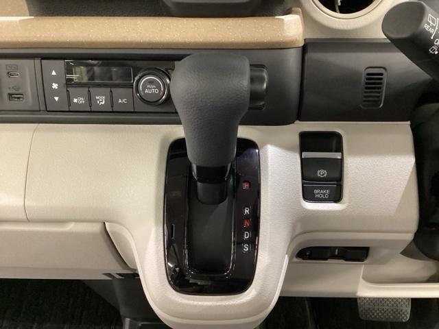 Ｎ－ＢＯＸ ファッションスタイル　中古スタッドレスタイヤ、純正メモリーナビ、ドライブレコーダー前後装着＋ＥＴＣ付　当社デモカー（11枚目）