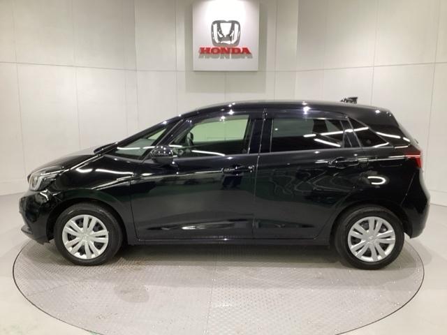 フィット ｅ：ＨＥＶホーム　当社レンタアップ　光触媒抗菌消臭施工済（4枚目）