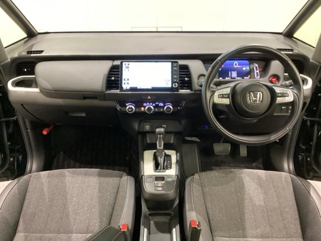 フィット ｅ：ＨＥＶホーム　当社レンタアップ　光触媒抗菌消臭施工済（5枚目）