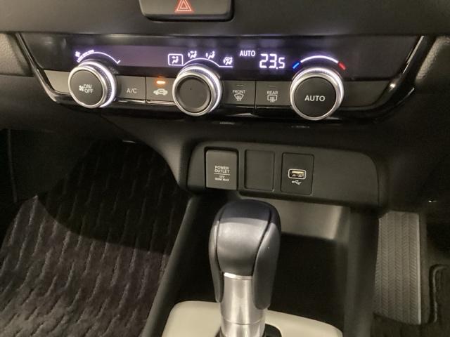 フィット ｅ：ＨＥＶホーム　当社レンタアップ　光触媒抗菌消臭施工済（10枚目）