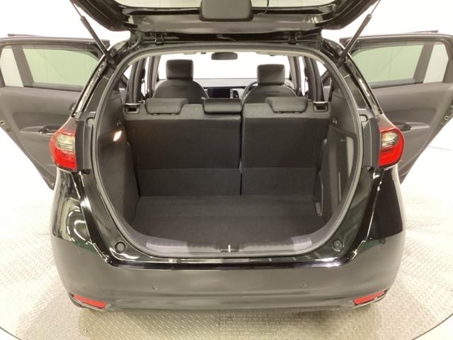 フィット ｅ：ＨＥＶホーム　当社レンタアップ　光触媒抗菌消臭施工済（21枚目）