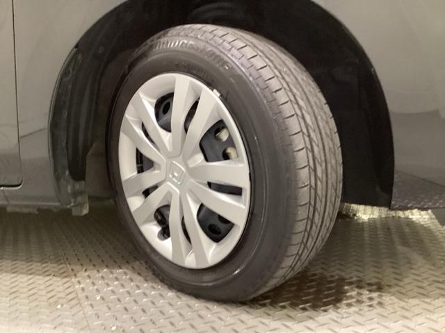 フィット ｅ：ＨＥＶホーム　当社レンタアップ　光触媒抗菌消臭施工済（24枚目）