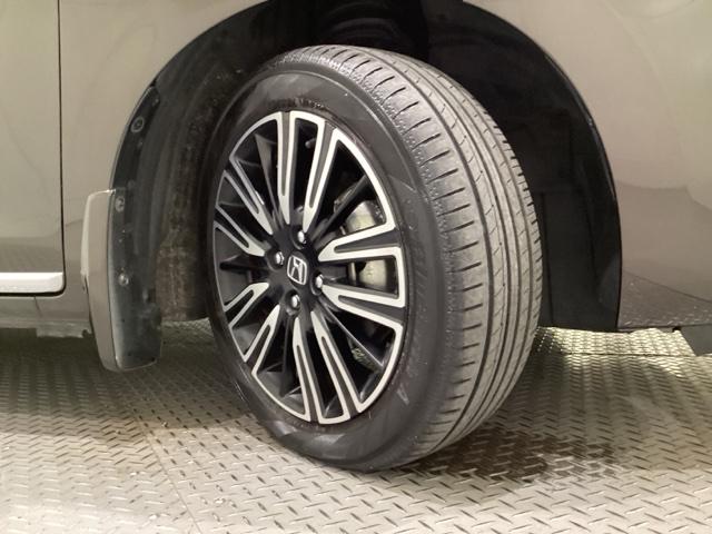 フィット ｅ：ＨＥＶリュクス　光触媒抗菌消臭施工済（23枚目）