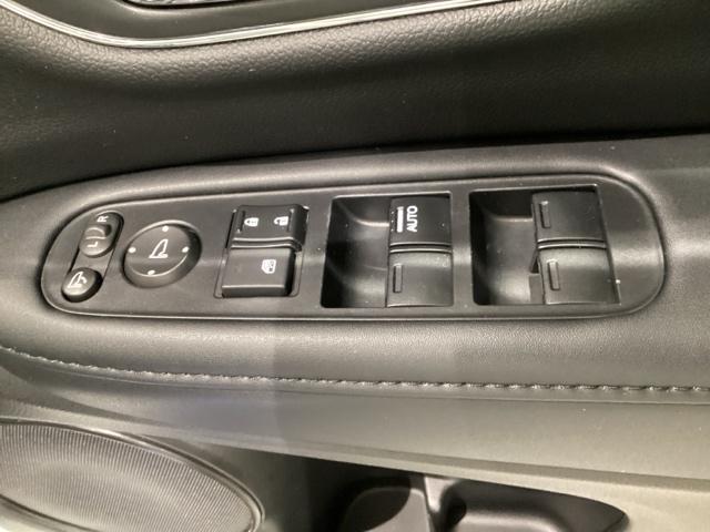 ヴェゼル ハイブリッドＸ・Ｌパッケージ　光触媒抗菌消臭施工済（19枚目）