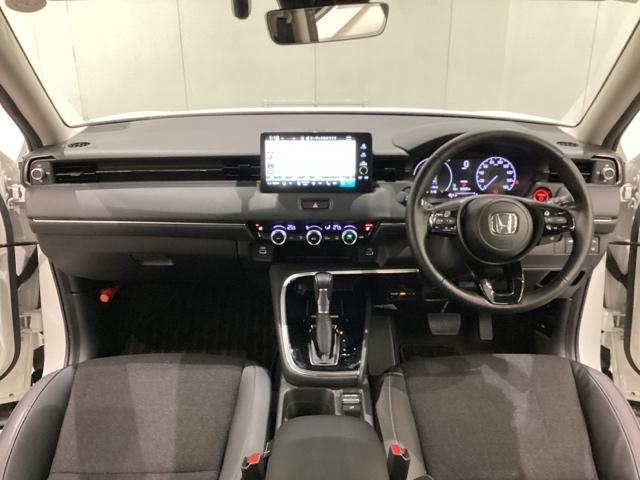 ヴェゼル ｅ：ＨＥＶＺ　いまコレ＋新品・フロアカーペットマット付　ドライブレコーダー前後装備車　光触媒抗菌消臭施工済（7枚目）