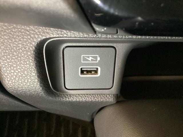 ヴェゼル ｅ：ＨＥＶＺ　いまコレ＋新品・フロアカーペットマット付　ドライブレコーダー前後装備車　光触媒抗菌消臭施工済（13枚目）