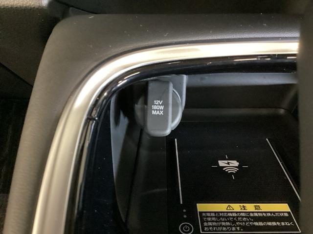 ヴェゼル ｅ：ＨＥＶＺ　いまコレ＋新品・フロアカーペットマット付　ドライブレコーダー前後装備車　光触媒抗菌消臭施工済（22枚目）