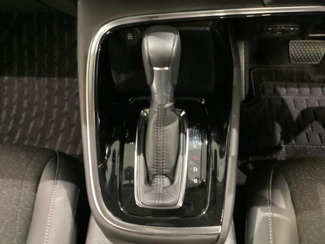 ヴェゼル ｅ：ＨＥＶＺ　いまコレ＋新品・フロアカーペットマット付　光触媒抗菌消臭施工済（11枚目）