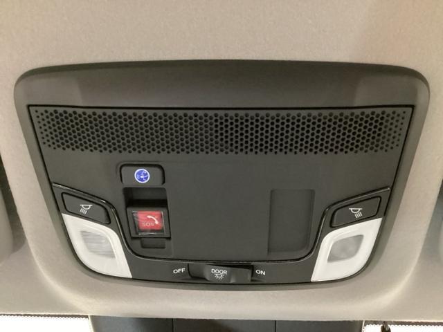 フィット ｅ：ＨＥＶリュクス　光触媒抗菌消臭施工済（6枚目）