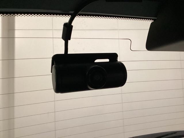 フィット ｅ：ＨＥＶリュクス　光触媒抗菌消臭施工済（17枚目）