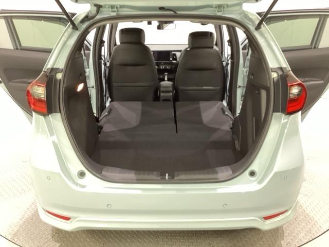 フィット ｅ：ＨＥＶリュクス　光触媒抗菌消臭施工済（23枚目）