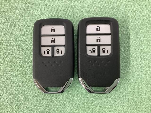 フリード+ハイブリッド ハイブリッドG 光触媒抗菌消臭施工済(12枚目)