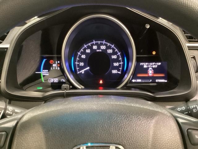 フィットハイブリッド Fコンフォートエディション いまコレ+新品・フロアカーペットマット付 光触媒抗菌消臭施工済(12枚目)