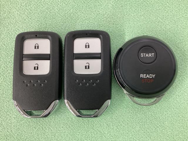 フィットハイブリッド Fコンフォートエディション いまコレ+新品・フロアカーペットマット付 光触媒抗菌消臭施工済(14枚目)