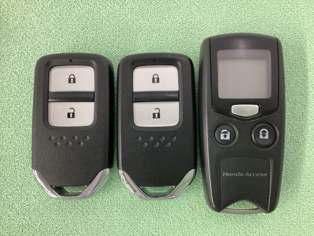 ヴェゼル ハイブリッドX いまコレ+新品・フロアカーペットマット付 光触媒抗菌消臭施工済(14枚目)