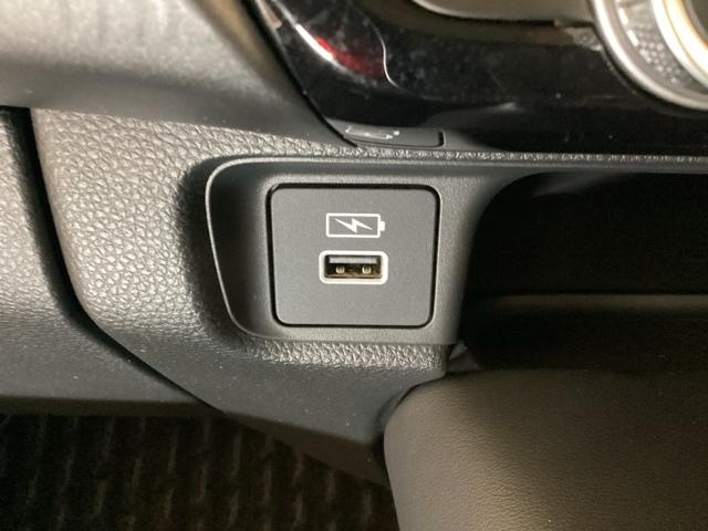 ヴェゼル e:HEVX いまコレ+新品・フロアカーペットマット付 ドライブレコーダー前後装備車 光触媒抗菌消臭施工済(13枚目)