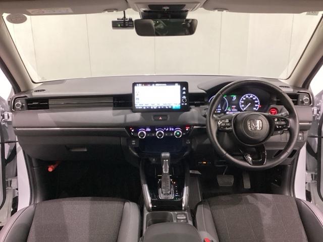 ヴェゼル ｅ：ＨＥＶＺ　中古スタッドレスタイヤ、純正メモリーナビ、ドライブレコーダー前後装着＋ＥＴＣ付　当社デモカー（7枚目）