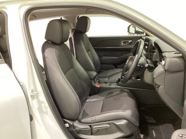 ヴェゼル ｅ：ＨＥＶＺ　中古スタッドレスタイヤ、純正メモリーナビ、ドライブレコーダー前後装着＋ＥＴＣ付　当社デモカー（23枚目）