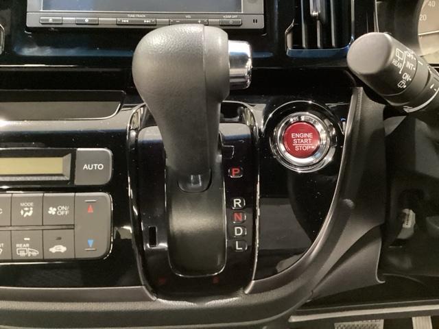 �b�u�s�Ԃ̃Z���N�g���o�[�ł��B�ᑬ���獂���܂ŁA�ϑ��V���b�N�̂Ȃ��X���[�Y�ȑ������������ƂƂ��ɁA�G���W�������̂悢�̈���ێ����邱�ƂŔR��ɂ��v�����܂��B