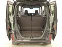開口部も広く荷物の積み下ろしもしやすいお車となっております。シートの背もたれは5:5の割合で背もたれを可倒でき、前後のシートスライドもできるので荷室をひろげることができます。