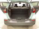 ラゲッジも広く使いやすいトランクは、開口部も広く荷物の積み下ろしもしやすいお車となっております。リアシートの背もたれは6:4の割合で分割して可倒できるので、長いお荷物などを載せることもできます。